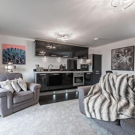 Luxurious River View Apartment With Terrace Worcester Exterior photo