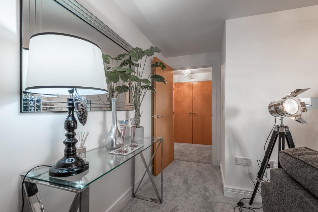 Luxurious River View Apartment With Terrace Worcester Exterior photo
